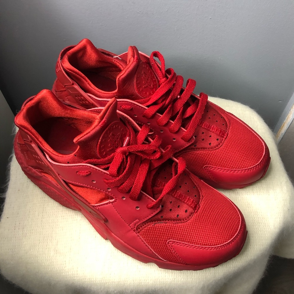 Triple Red Huarache
